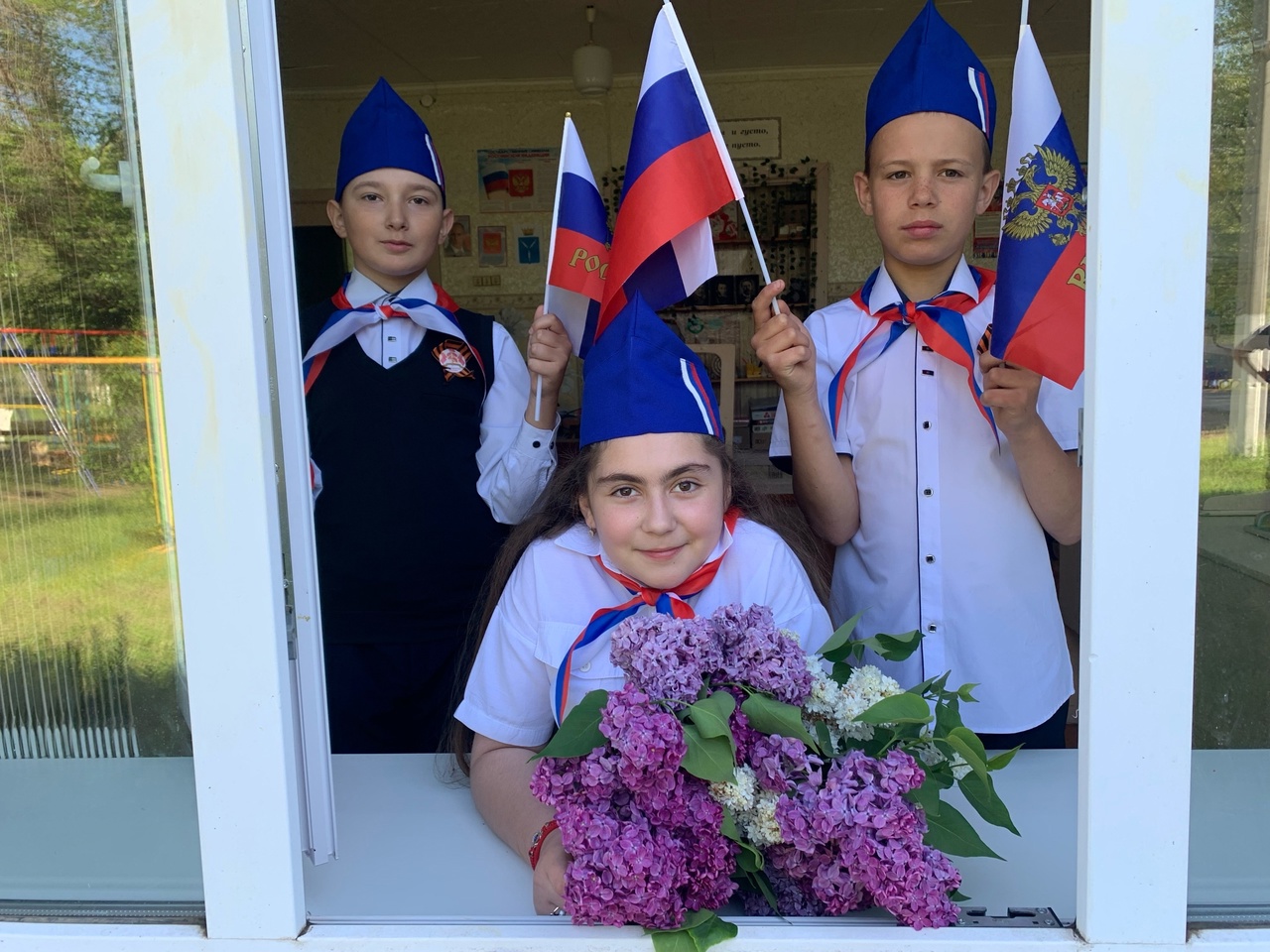 Окна Победы.
